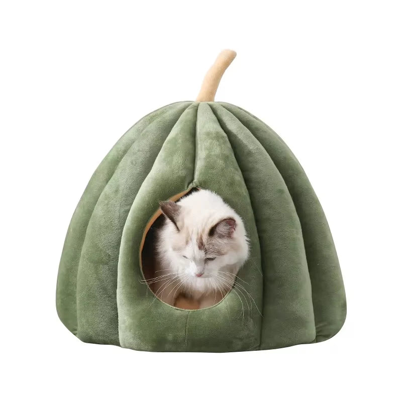 Pumpkin-Shaped Enclosed Cat Bed