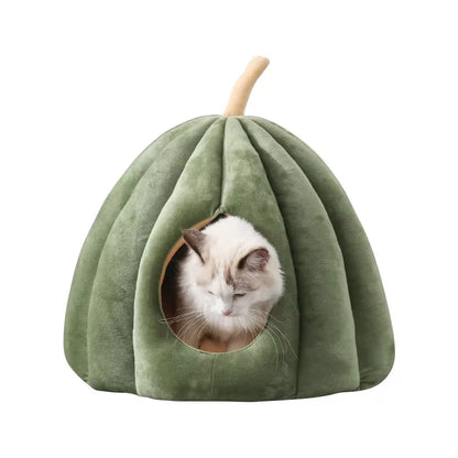 Pumpkin-Shaped Enclosed Cat Bed