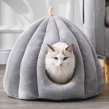 Pumpkin-Shaped Enclosed Cat Bed